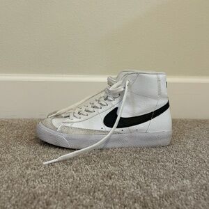 Nike blazer mid white and black trainers